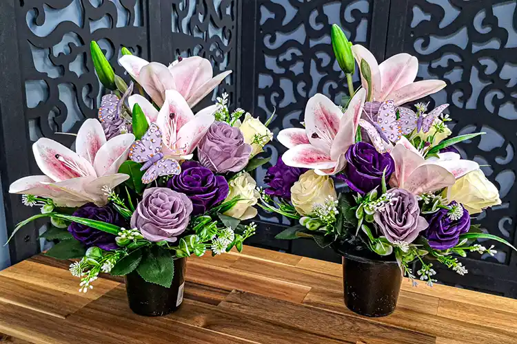 artificial flowers card